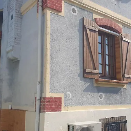 Maison, Jardin, Barbecue Et Vélo Classé 3 étoiles